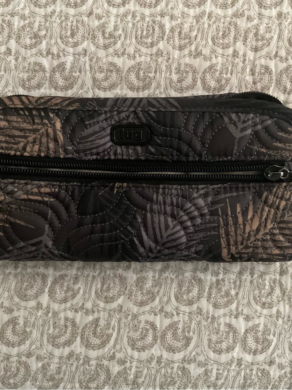 lug Black and Taupe Leaf-Print Men's Travel Set - Picture 5 of 6